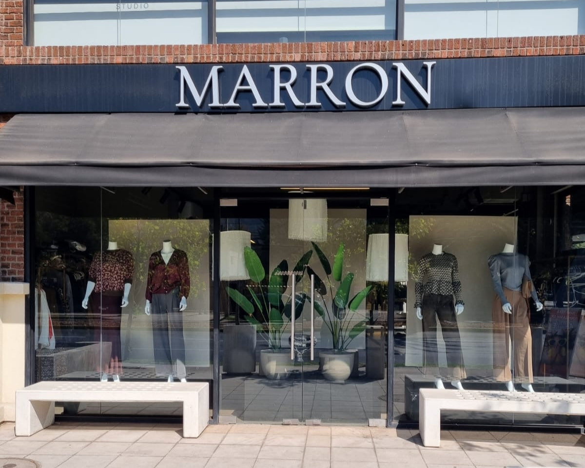 Nuestras tiendas – Tienda Marron