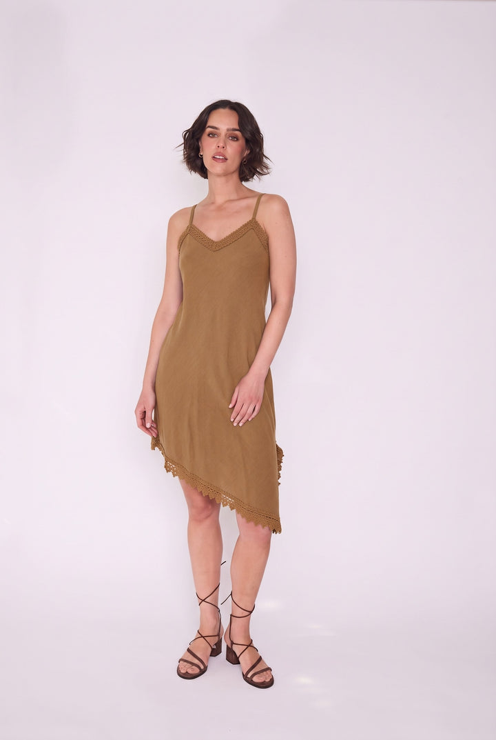 Vestido Amanda camel